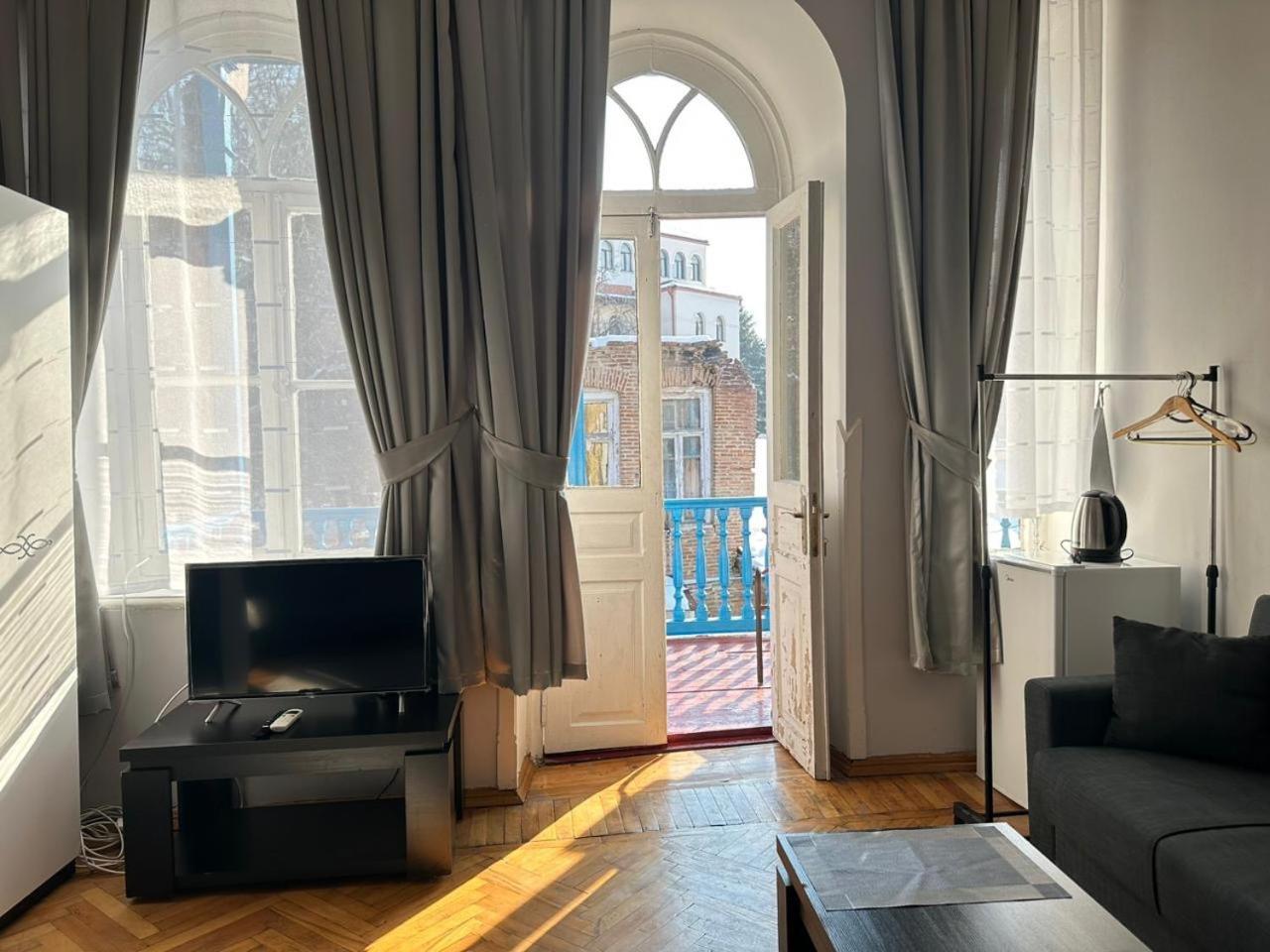 Golden Lion Otel Siğnaği Dış mekan fotoğraf