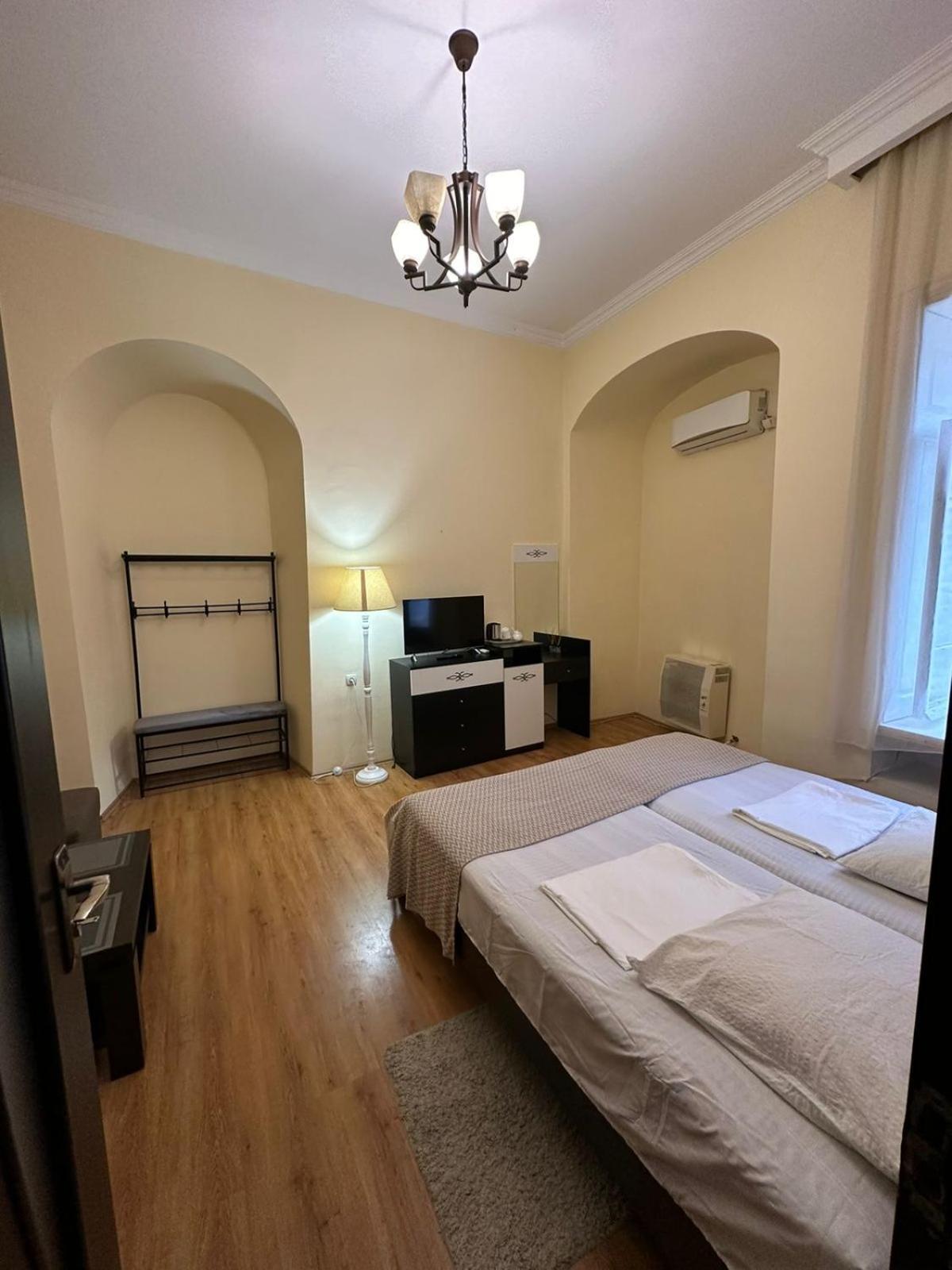 Golden Lion Otel Siğnaği Dış mekan fotoğraf
