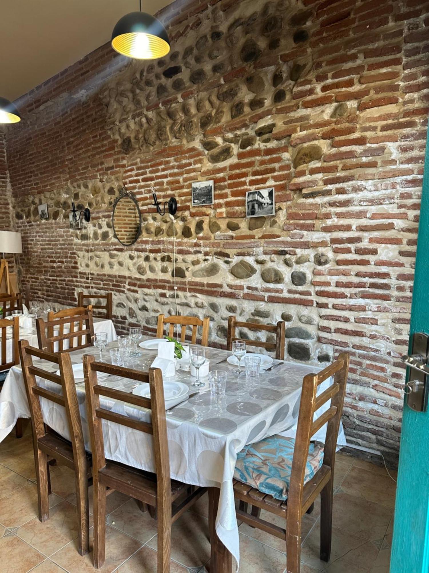 Golden Lion Otel Siğnaği Dış mekan fotoğraf