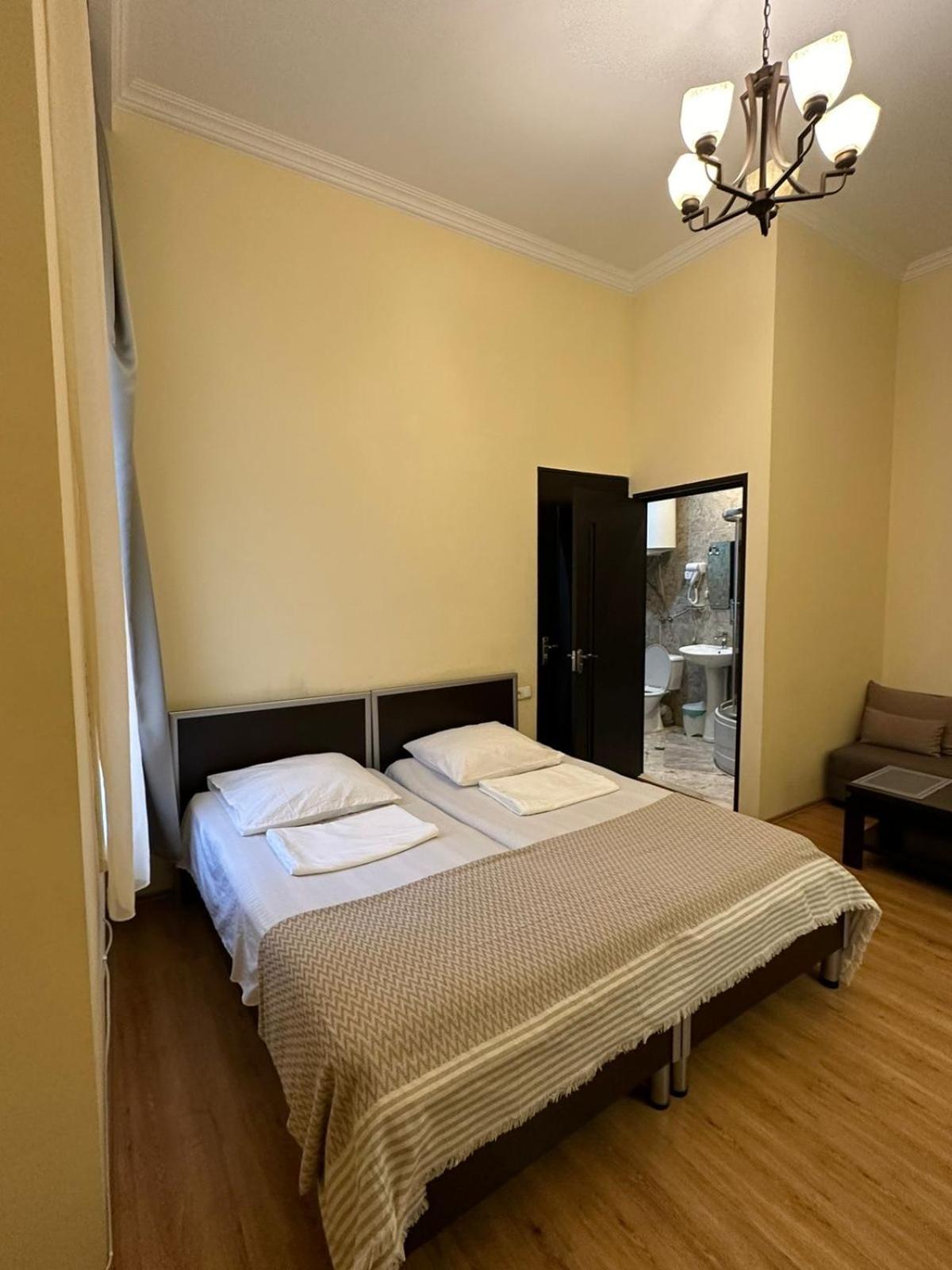 Golden Lion Otel Siğnaği Dış mekan fotoğraf