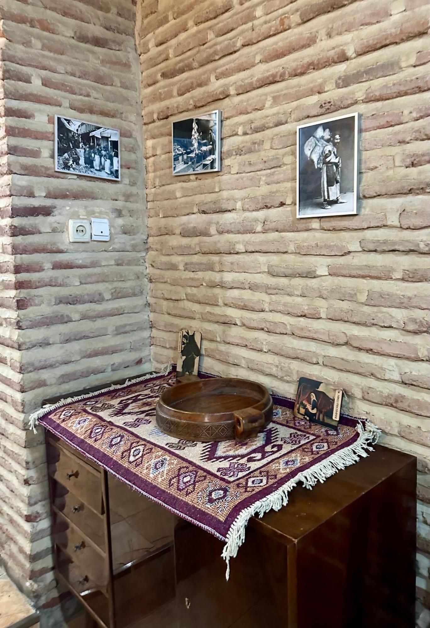 Golden Lion Otel Siğnaği Dış mekan fotoğraf