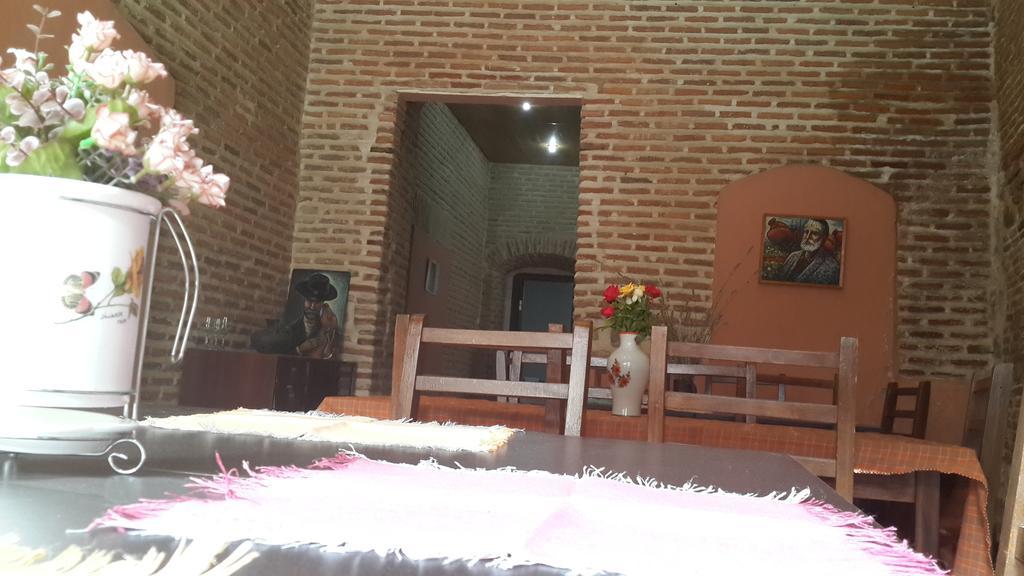 Golden Lion Otel Siğnaği Dış mekan fotoğraf