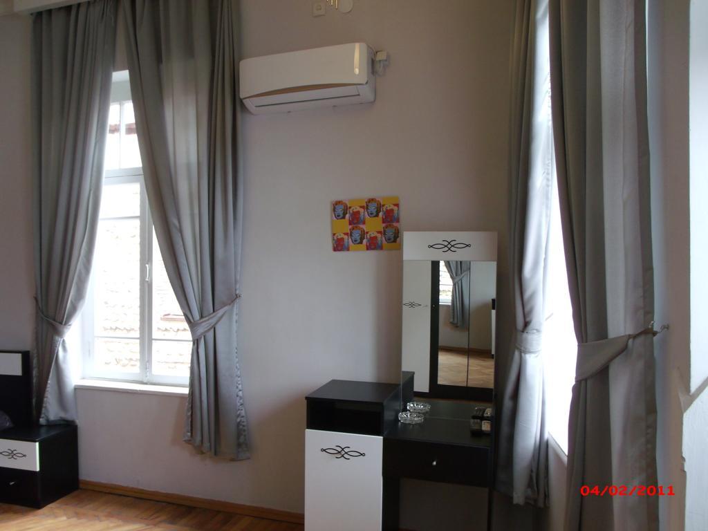 Golden Lion Otel Siğnaği Dış mekan fotoğraf
