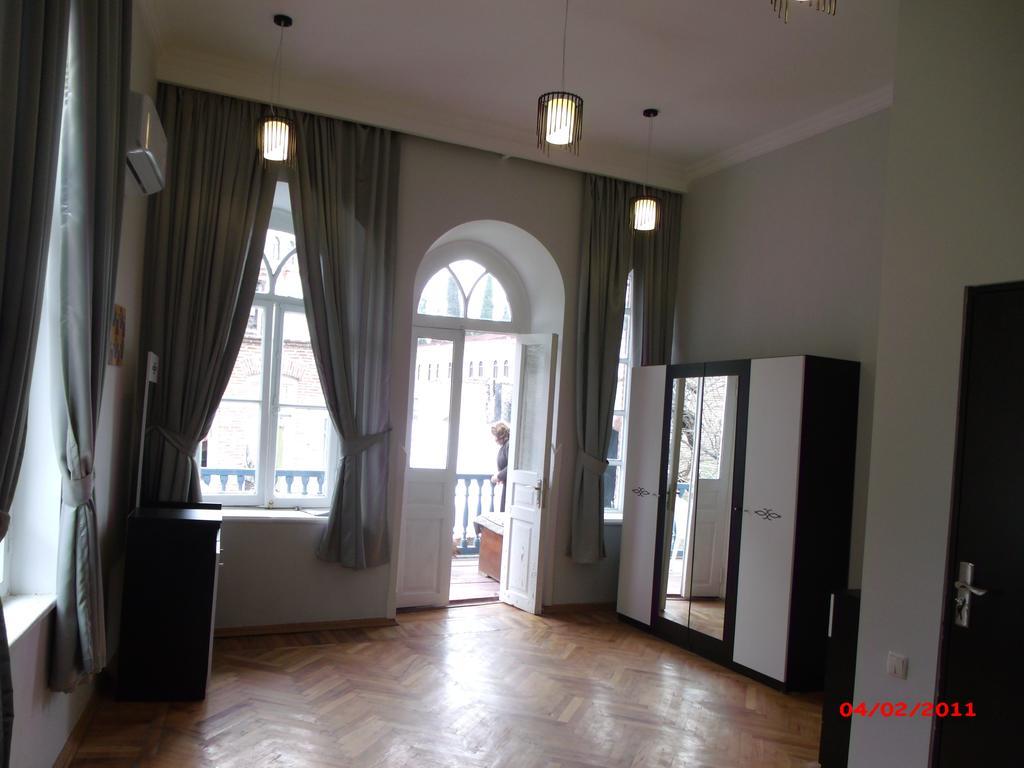 Golden Lion Otel Siğnaği Dış mekan fotoğraf