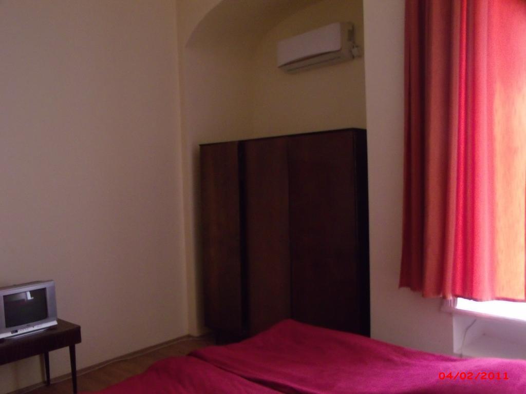 Golden Lion Otel Siğnaği Dış mekan fotoğraf
