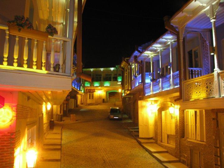 Golden Lion Otel Siğnaği Dış mekan fotoğraf